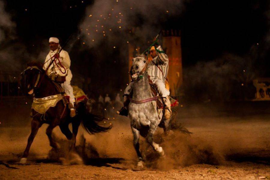 Deliciosa cena con el espectáculo histórico de fantasía y danza.