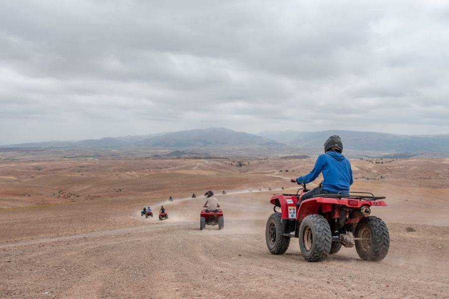Paseo en camello y experiencia en quad en el desierto rocoso de Agafay