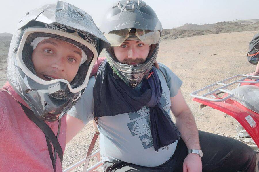 Excursiones en quad y show en vivo y cena en el desierto de Agafay