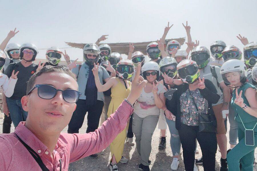 Excursiones en quad y show en vivo y cena en el desierto de Agafay