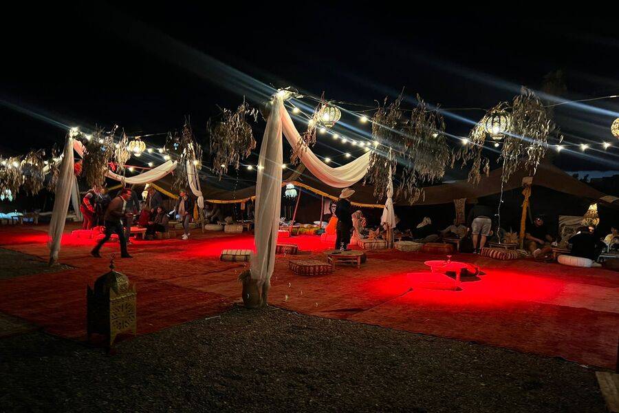 Excursiones en quad y show en vivo y cena en el desierto de Agafay