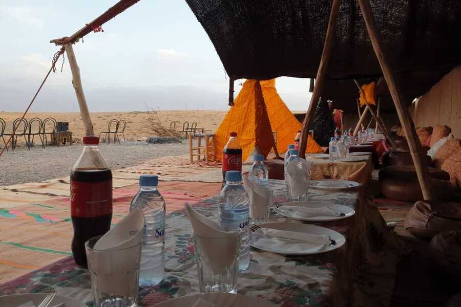 Paseo a camello al atardecer en el desierto de Agafay y cena en Chouf L'Or en Marrakech