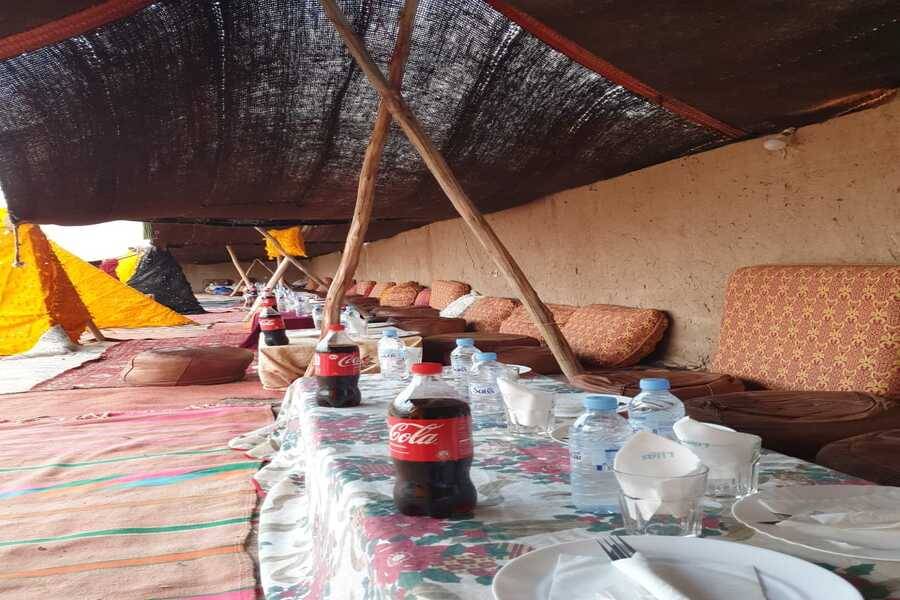 Paseo a camello al atardecer en el desierto de Agafay y cena en Chouf L'Or en Marrakech