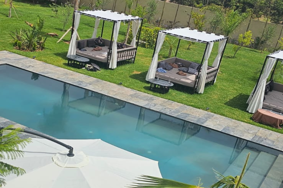 Pase de un día a Marrakech con piscina, almuerzo y transporte incluidos - Relájese