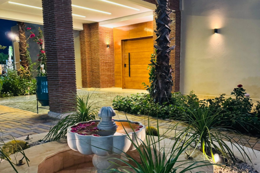Pase de un día a Marrakech con piscina, almuerzo y transporte incluidos - Relájese