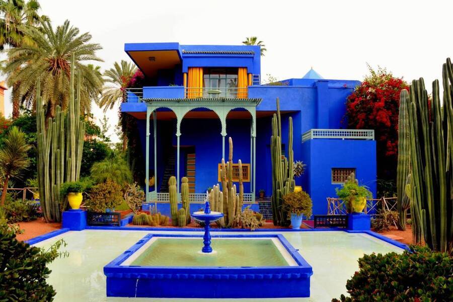 Recorrido por los jardines históricos y las murallas de Marrakech