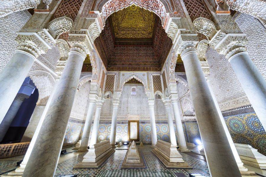 Recorrido por los jardines históricos y las murallas de Marrakech