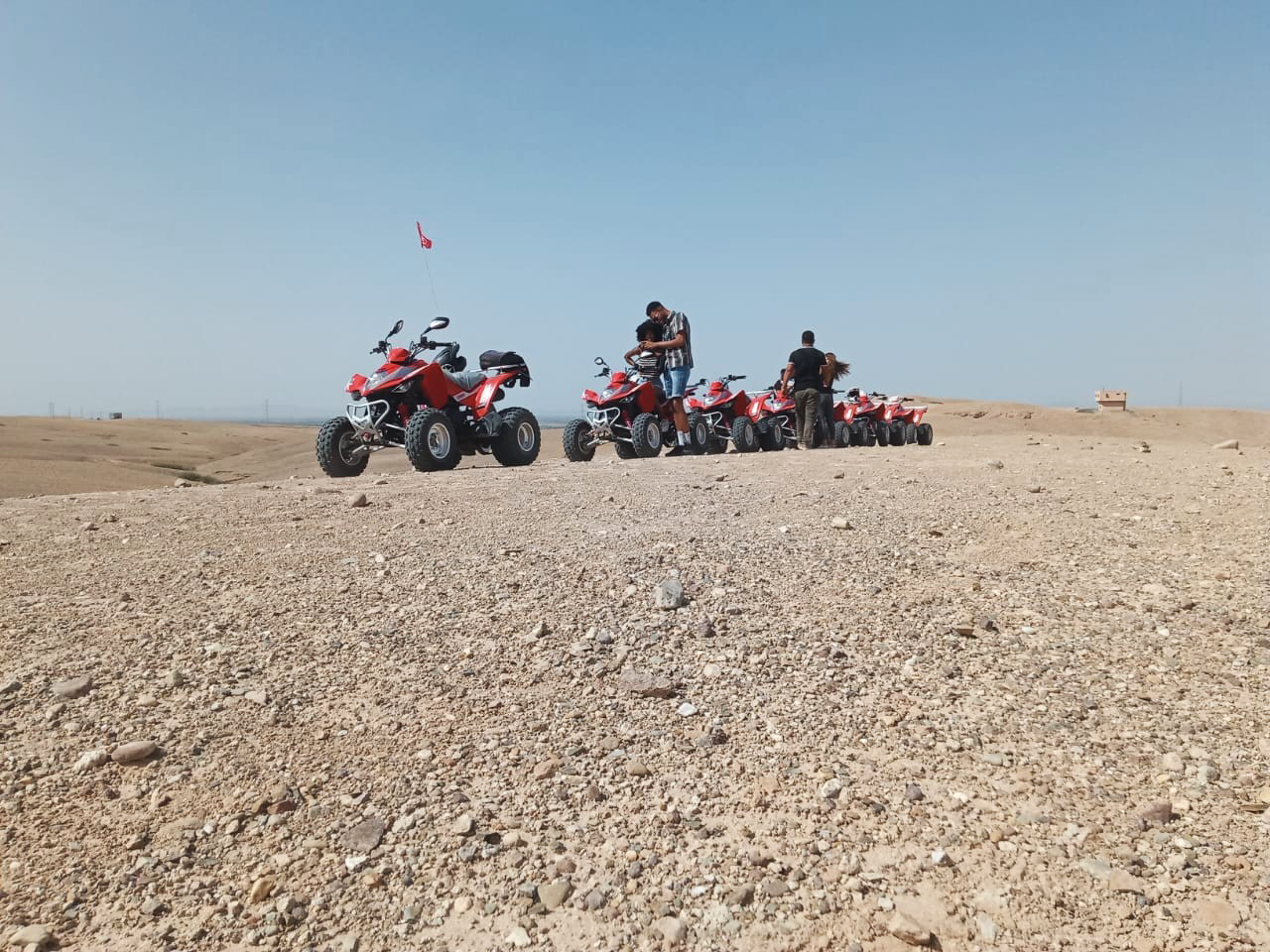 Paseo en camello y experiencia en quad en el desierto rocoso de Agafay