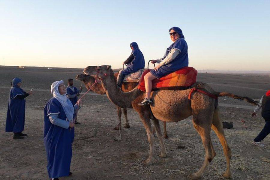 Paseo en camello y experiencia en quad en el desierto rocoso de Agafay