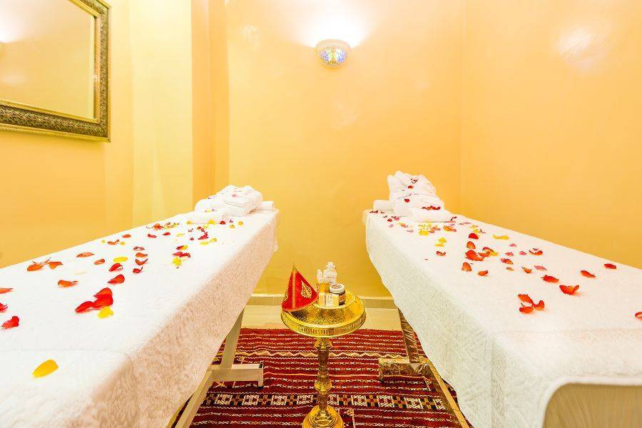 Tour de 2 días en Marrakech con media pensión y Spa desde Casablanca  