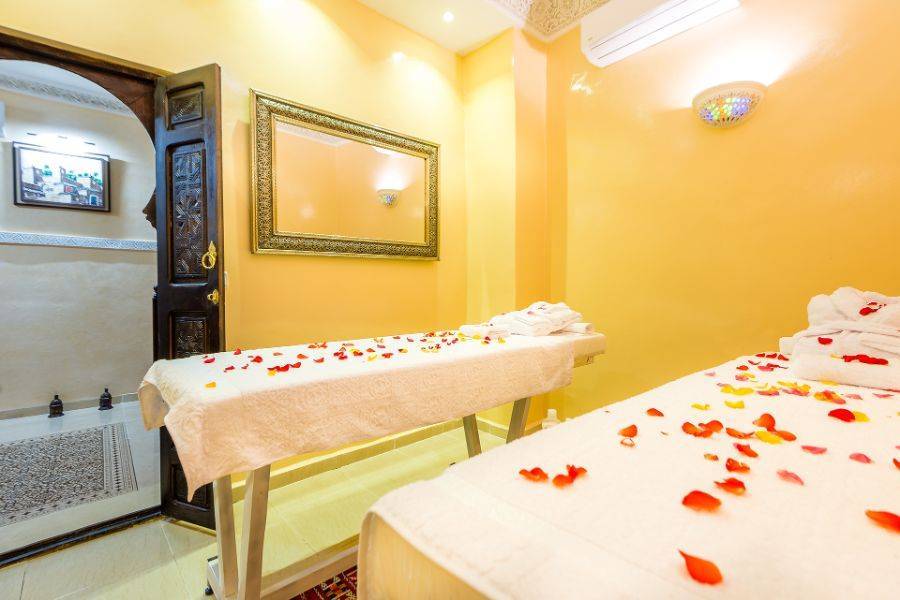 Tour de 2 días en Marrakech con media pensión y Spa desde Casablanca  
