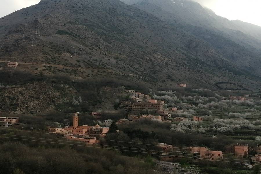 Montaña del Alto Atlas Imlil con paseo en camello y cena en el desierto de Agafay
