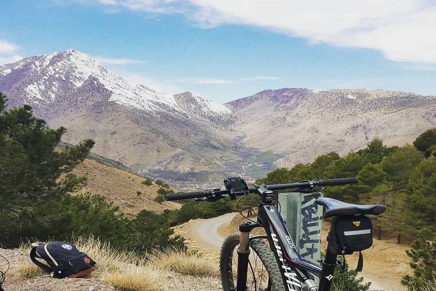 Tour en bicicleta a la montaña Atlas y al pueblo bereber desde Marrakech