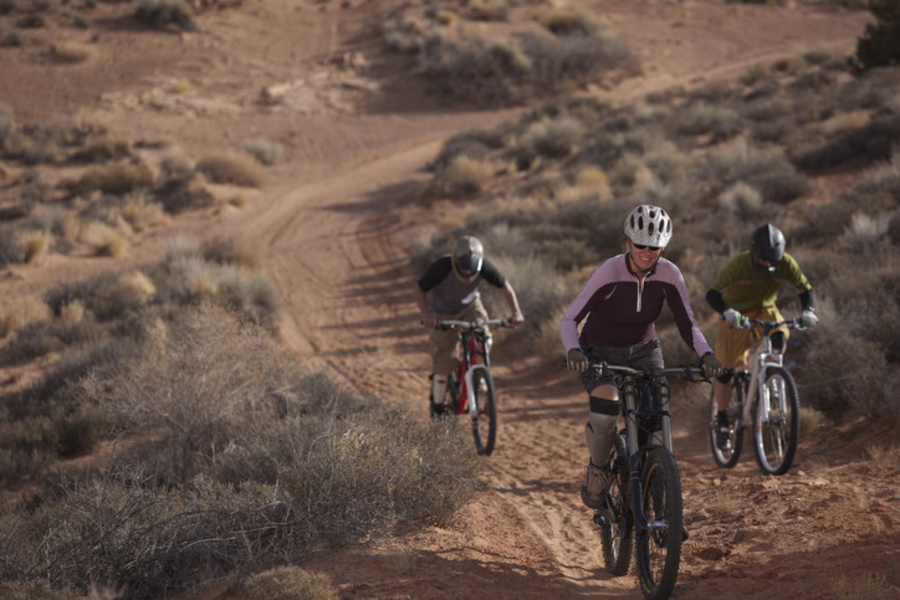 Tour en bicicleta a la montaña Atlas y al pueblo bereber desde Marrakech