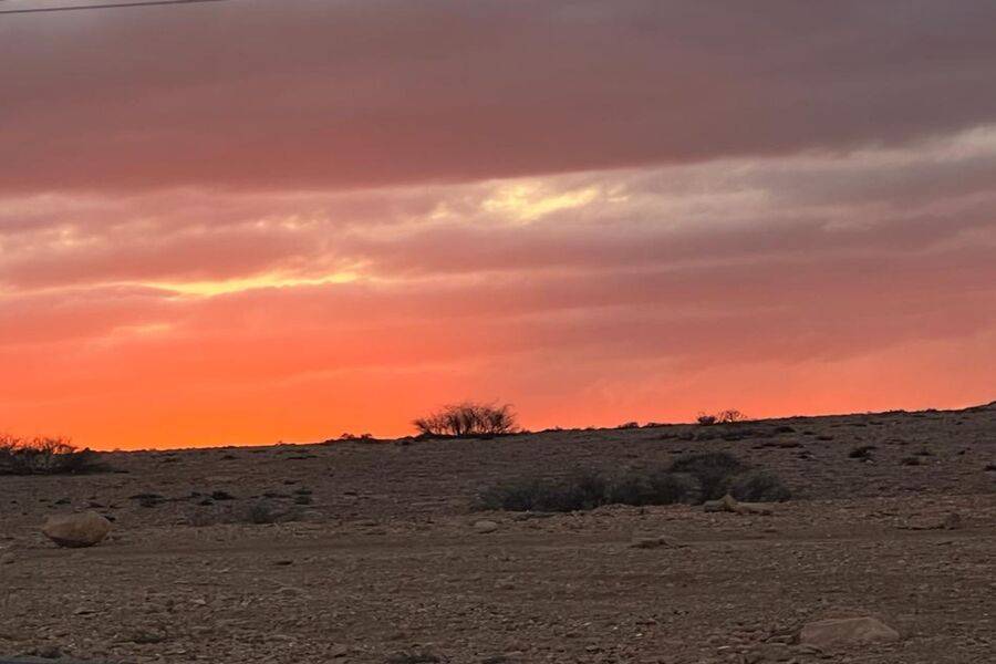 Cena al atardecer en el desierto de Agafay