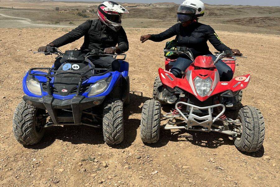 Quad, paseo en camello y cena en el desierto rocoso de Agafay
