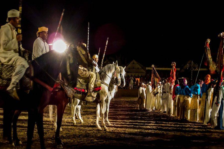 Deliciosa cena con el espectáculo histórico de fantasía y danza.