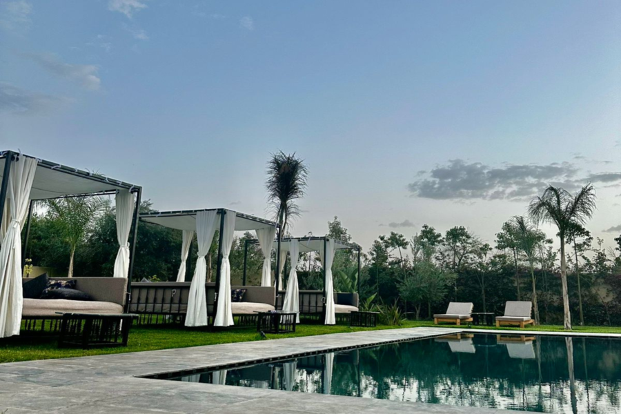 Pase de un día a Marrakech con piscina, almuerzo y transporte incluidos - Relájese