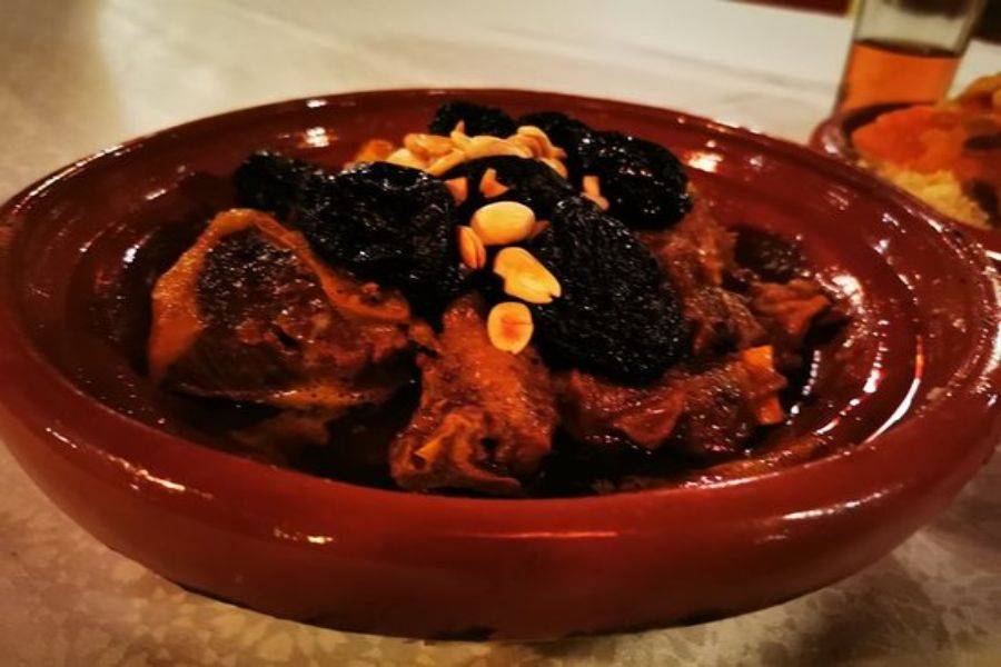 Deliciosa cena con el espectáculo histórico de fantasía y danza.