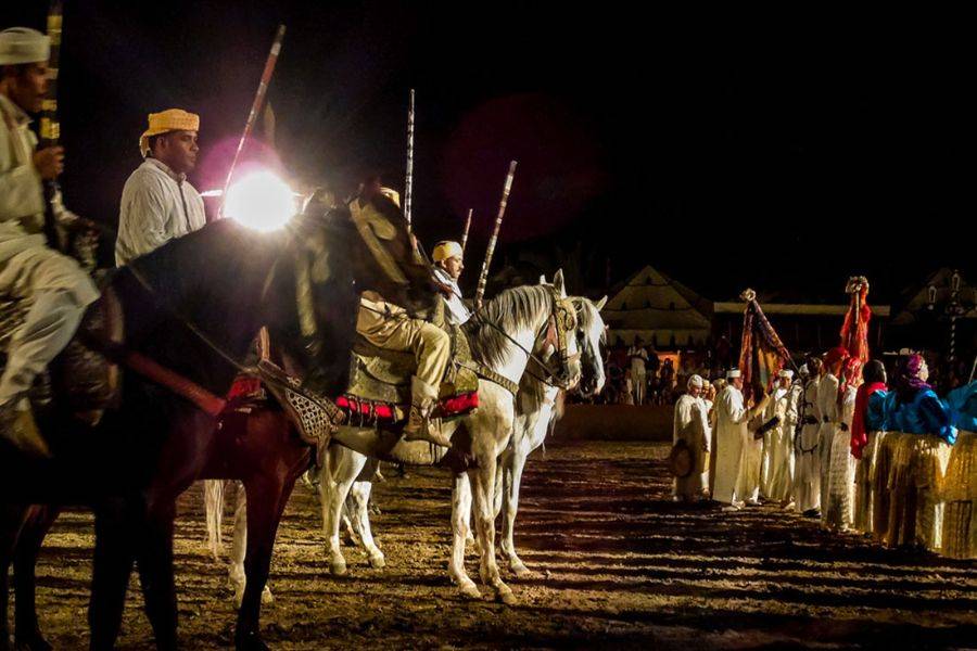 Deliciosa cena con el espectáculo histórico de fantasía y danza.