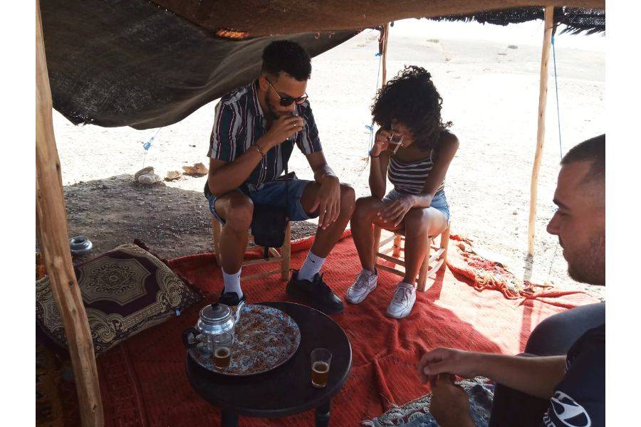 Quad en el desierto rocoso de Agafay desde Marrakech 